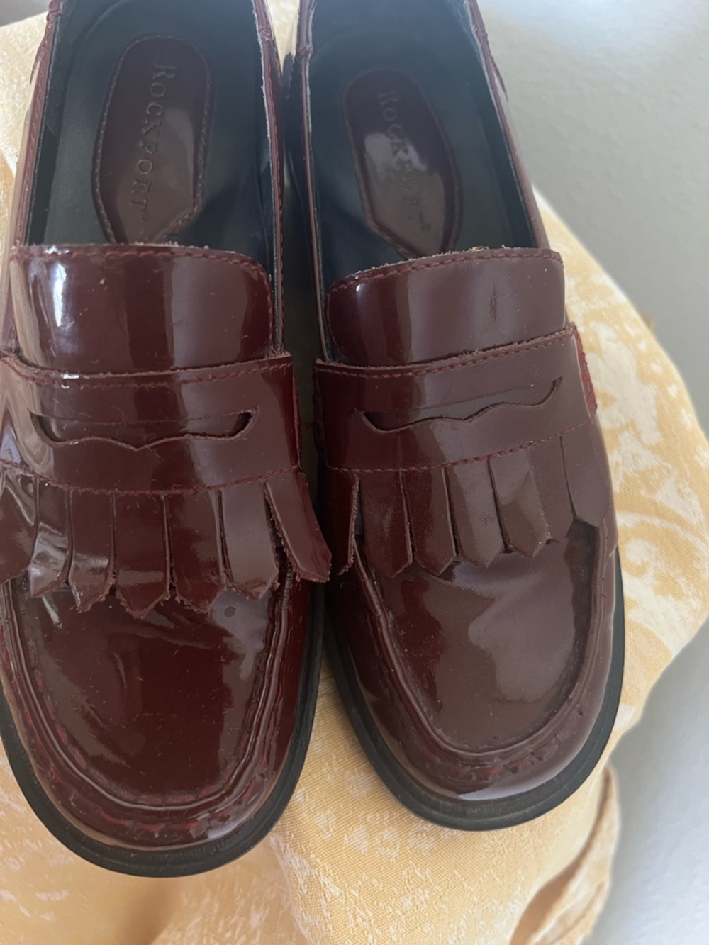 Rockport Burgundy patent leather kiltie moccasins sz 5 loafers school girl